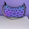 Sac baguette Réfléchissant Flashy fond violet prise 1