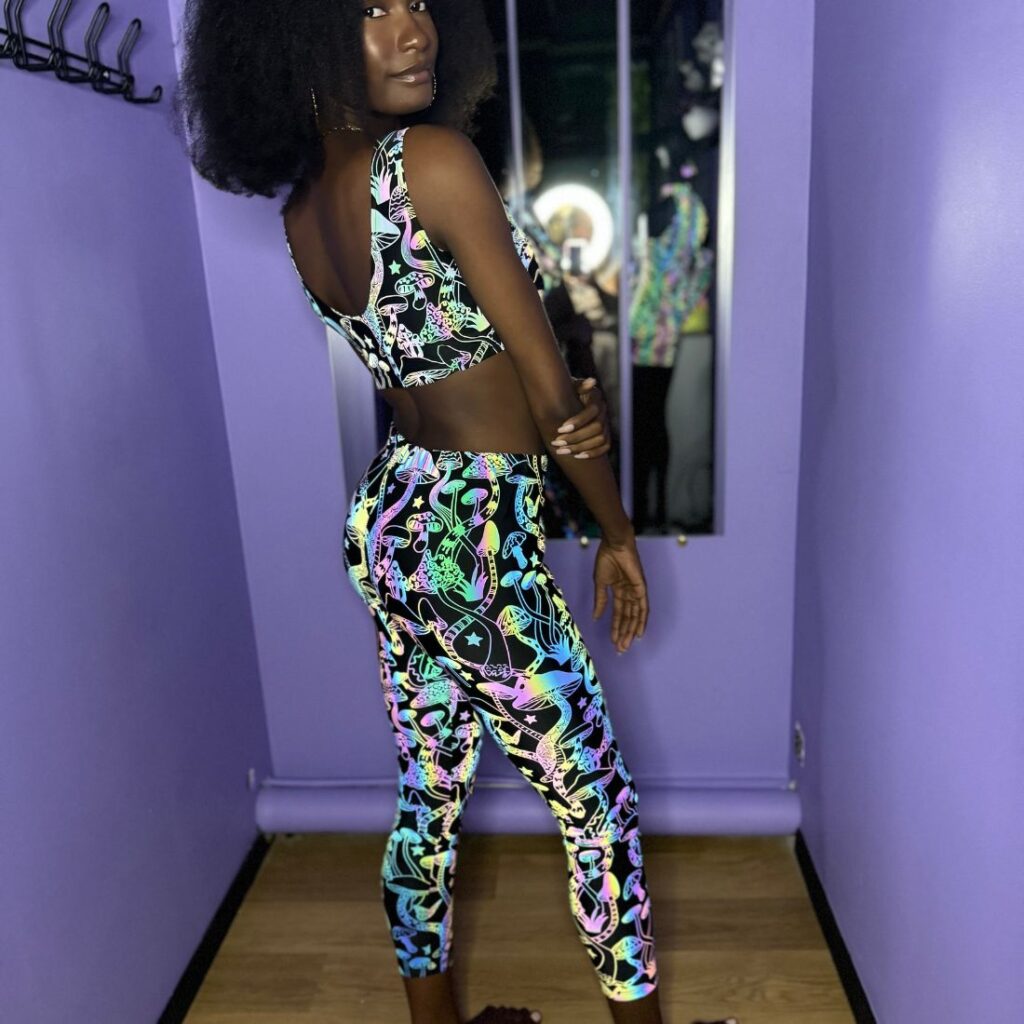 ensemble legging et brassiere champy de coté et dos prise 1